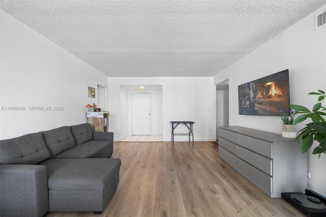 Photo - 250 174th St Unit 915