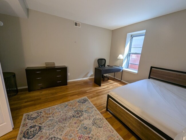 Photo - Fully Furnished Shaw Sanctuary **1/2 Off S...
