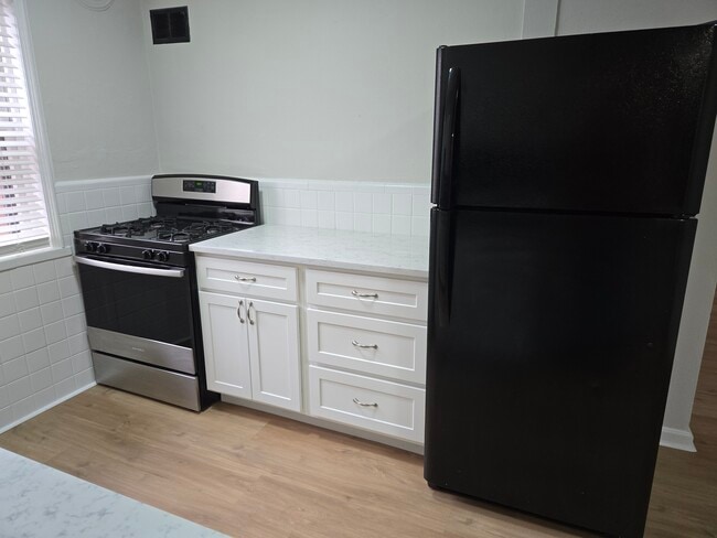 Photo - 3406 Lawn Ave Unit 2F