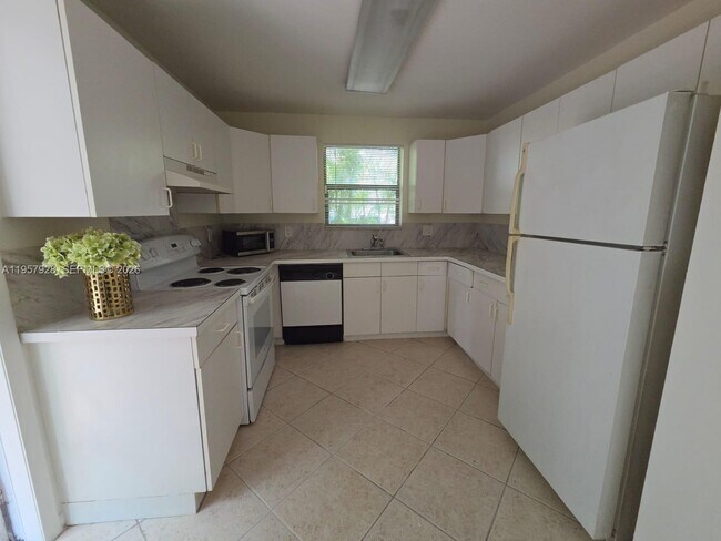 Photo - 814 Finley Ct