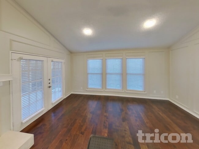 Photo - 3427 Waterview Trail