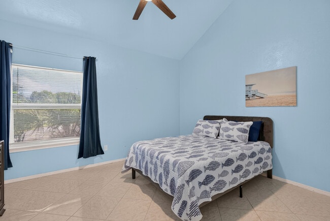 Photo - 4204 Seagate Ln N