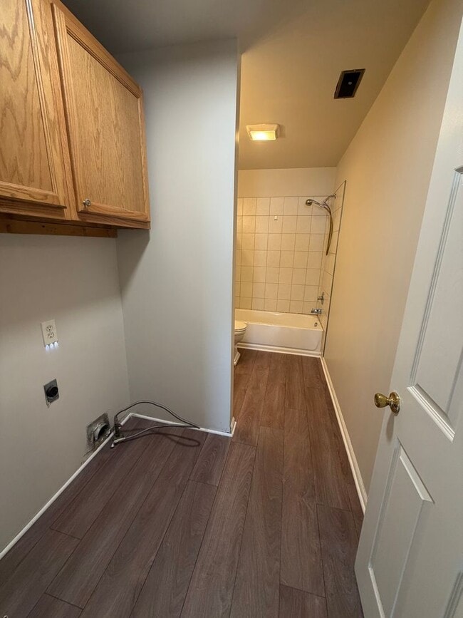 Photo - 27869 Tighe St