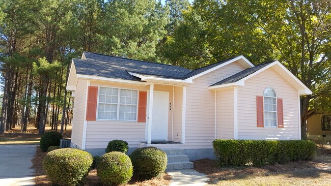 Building Photo - 608 Windcrest Dr Rental