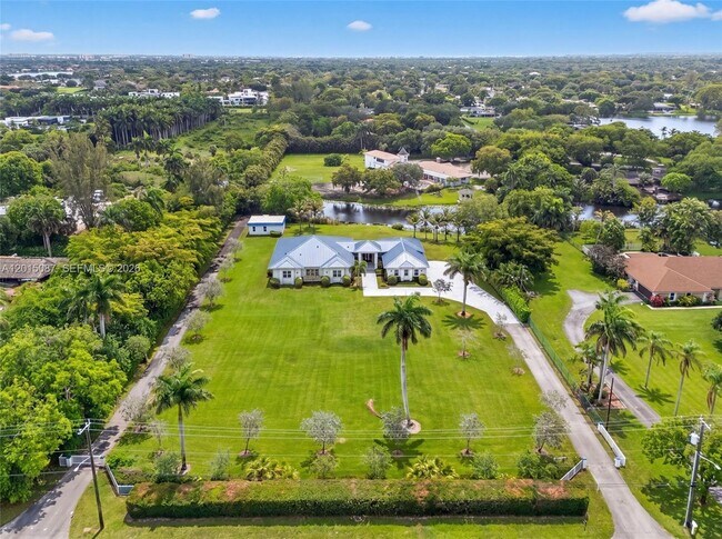 Photo - 2400 SW 112th Ave