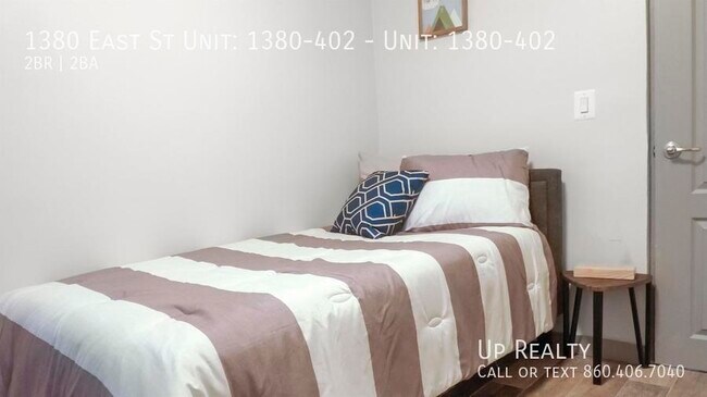 Photo - 1380 East St Unidad : 1380-402