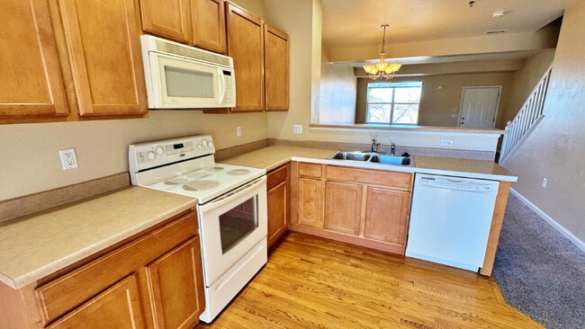 Photo - Spacious 2 Bed 2 Bath Townhome across from Aurora Mall and I-225, Close to Buckley SFB! Unit -E