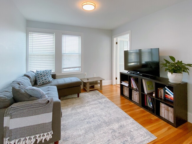 Building Photo - 16 Kimball Rd Unit 2