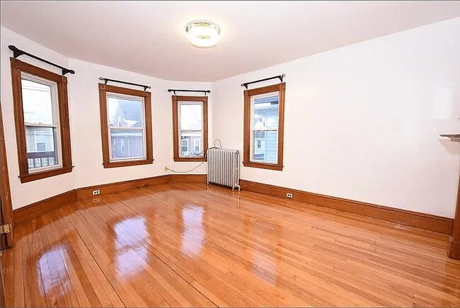 Photo - Apartment Available for Rent in Dorchester, MA Unidad 2