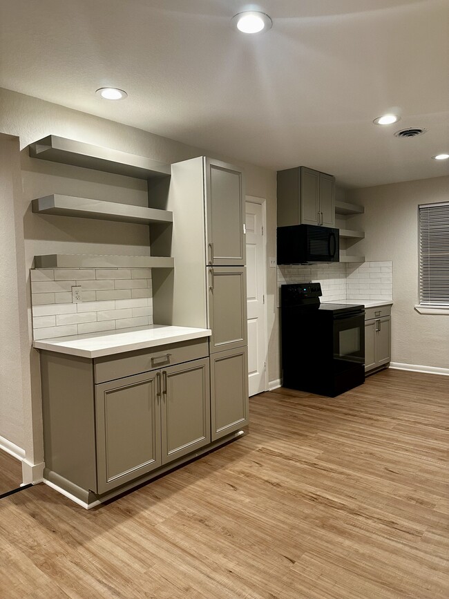 Photo - 334 Pennington Dr