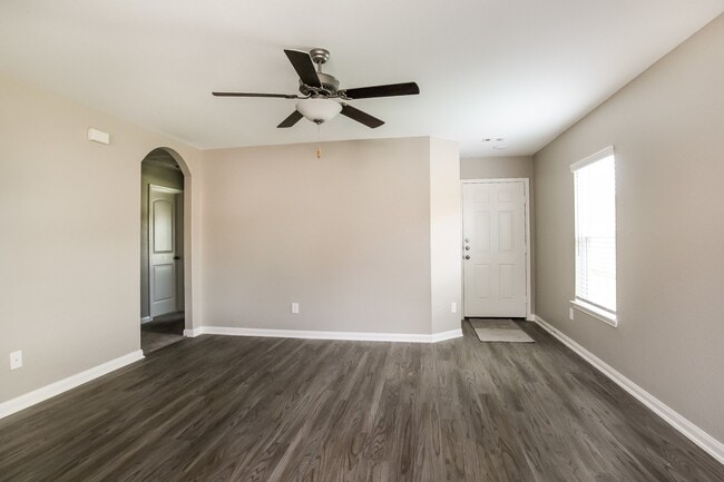 Photo - 25245 Dickens Dr