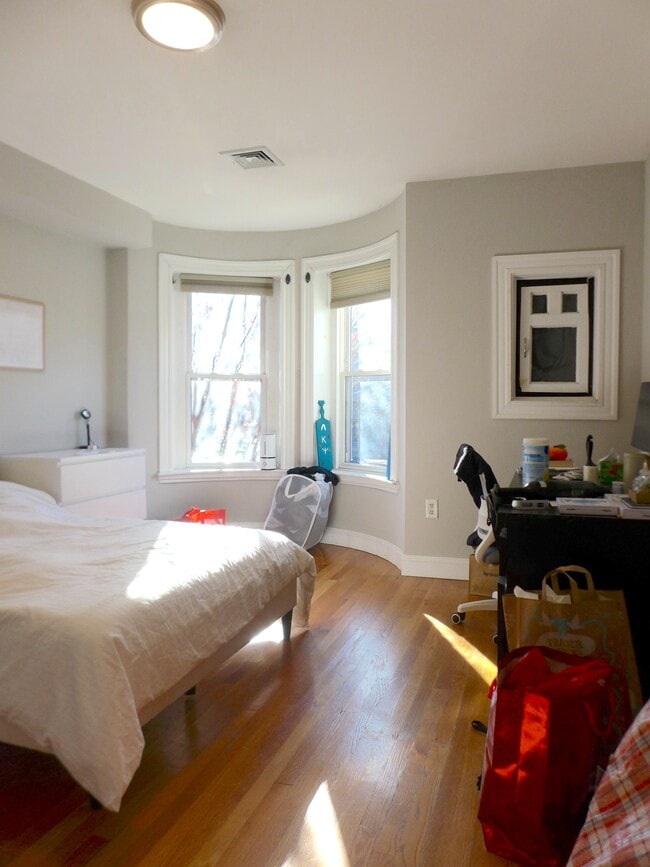 Photo - 77 Windsor St