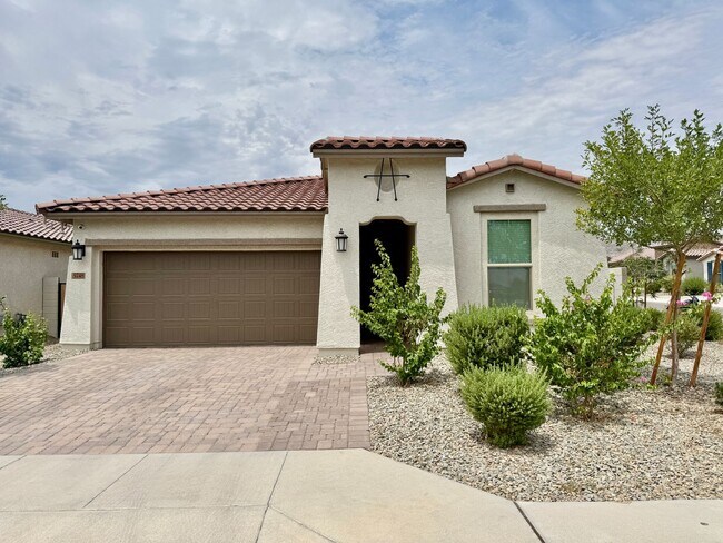 Photo - Beautiful 3 Bedroom 2 Bath Single Level Newer Built Home In Litchfield Park! Has Solar!