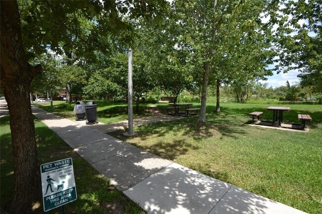 1517 Bonnie Brae St Unit 4