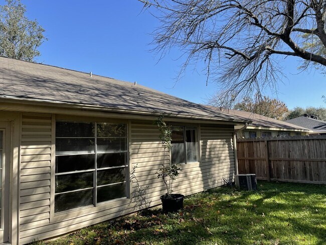 Photo - 6822 Harpers Dr