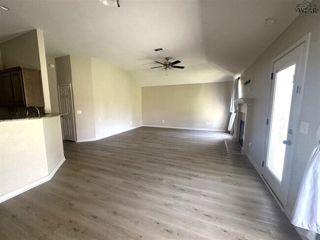 Photo - 604 Charlotte Ave