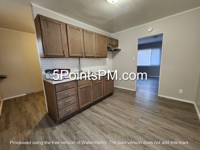 Photo - 1032 Andrew St