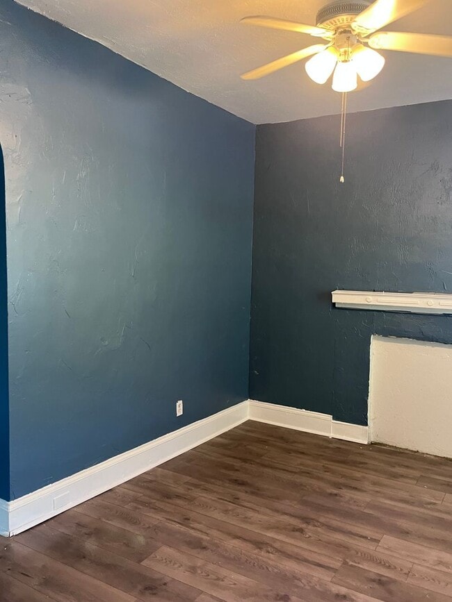 Photo - 728 E 93rd St