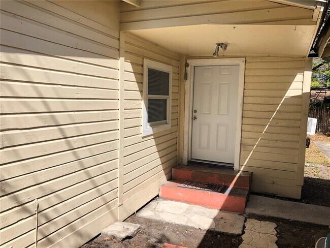 Photo - 724 Putnam Ave