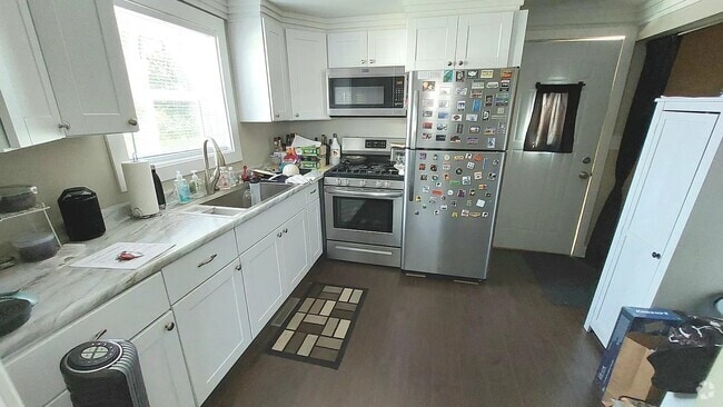 Building Photo - 906 E Clark St Unit A Rental