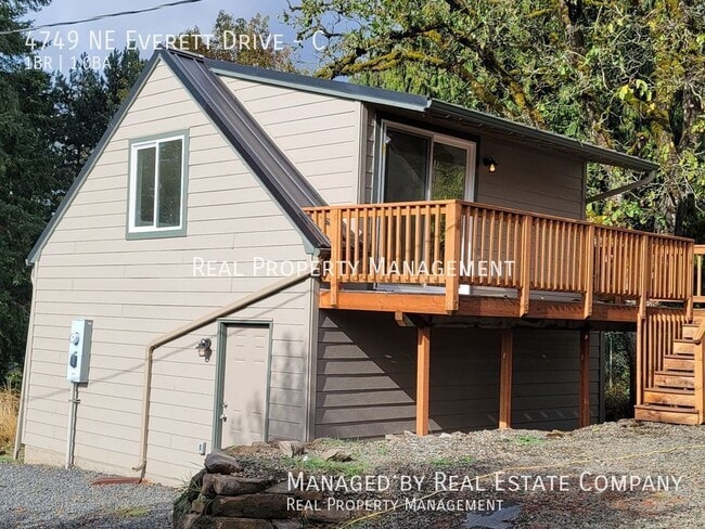 Building Photo - 4749 NE Everett Dr Unit C