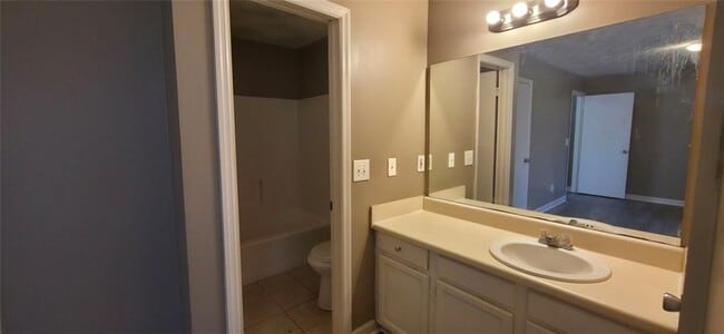 Photo - 1106 Booth Ct SW