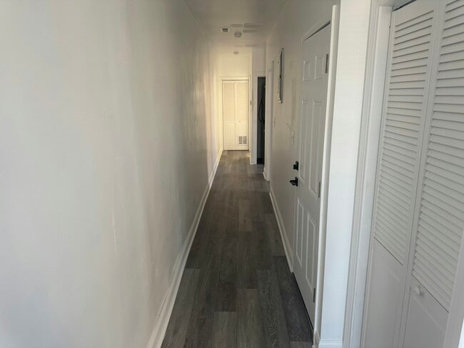 Photo - 346 N 52nd St