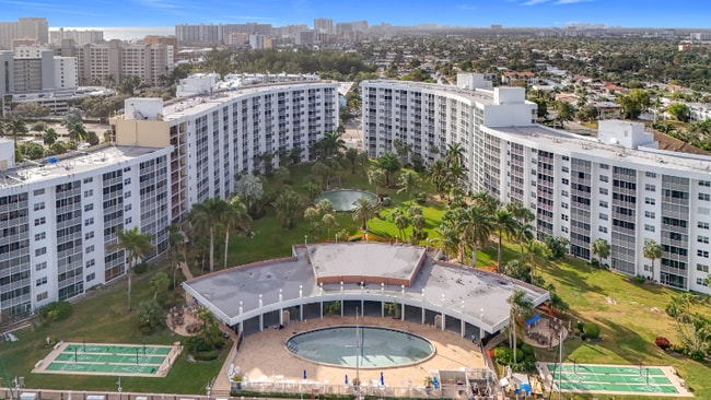 Photo - 2731 NE 14th St Unidad 812