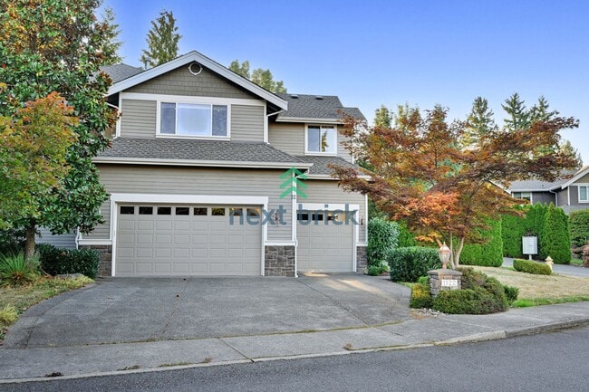 Building Photo - Spacious Home in Desirable Bellevue Neighb...