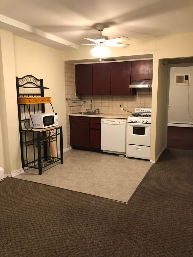 Building Photo - 24207-1 Jamaica Ave Unit 1st Floor