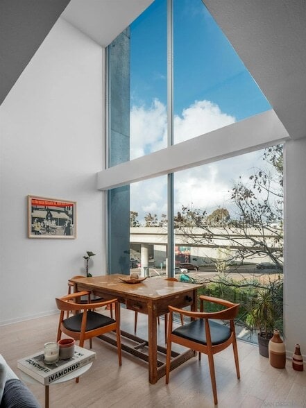 Photo - 1944 State St Unidad 8