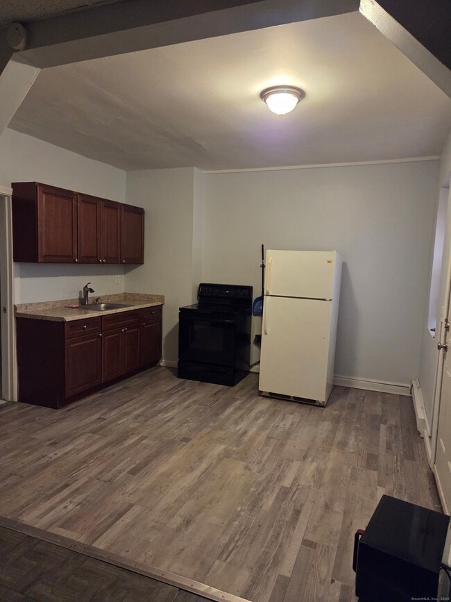 Photo - 133 Hillside Ave Apartment Unit RB