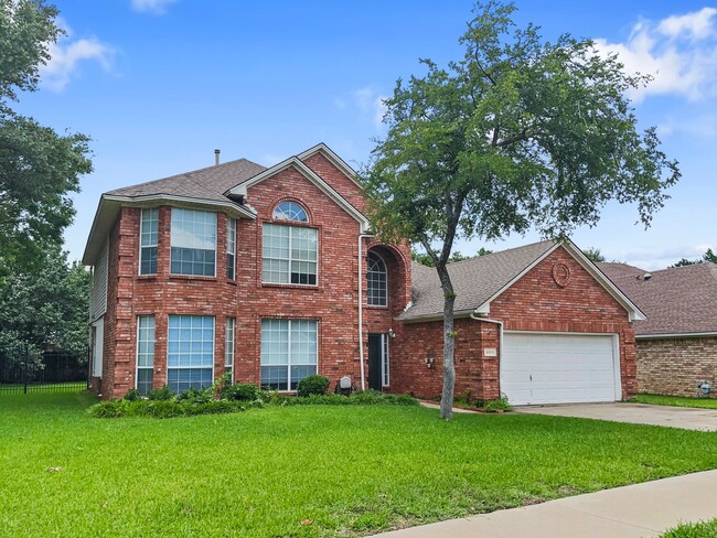 Building Photo - Beautiful 2 story 4 bedroom 2 bath