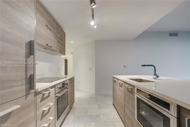 Photo - 3 br, 3.5 bath Condo - 650 NE 32nd St Unit... Unidad 2101