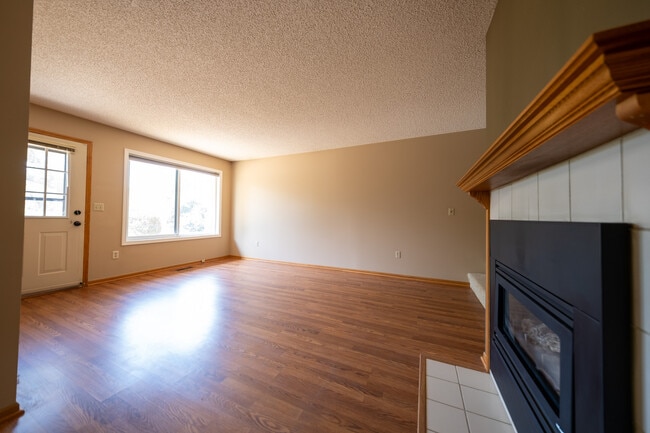 Photo - 5445 Orleans Ln N