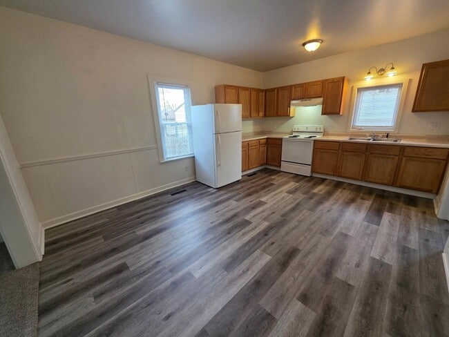 1011 Shawano Ave