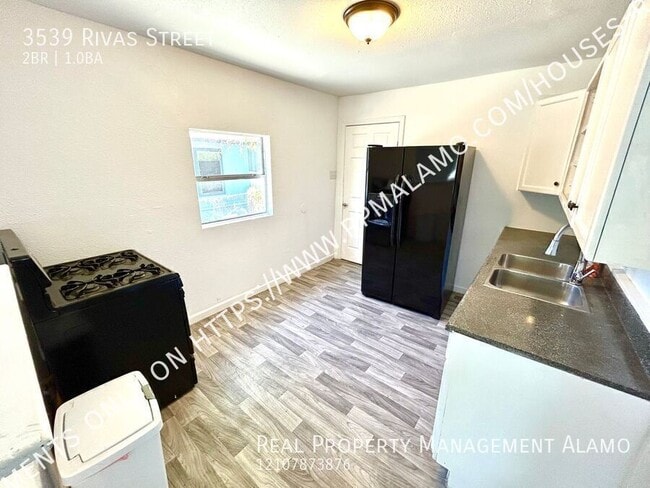 Photo - 3539 Rivas St