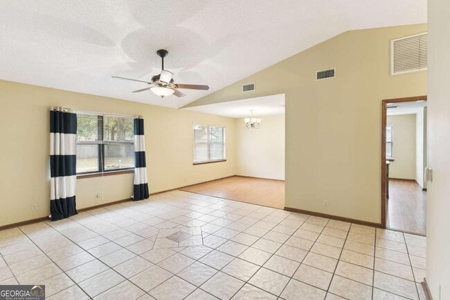 Photo - 132 N Woodvalley Dr