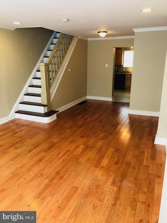 Building Photo - 2027 S Darien St