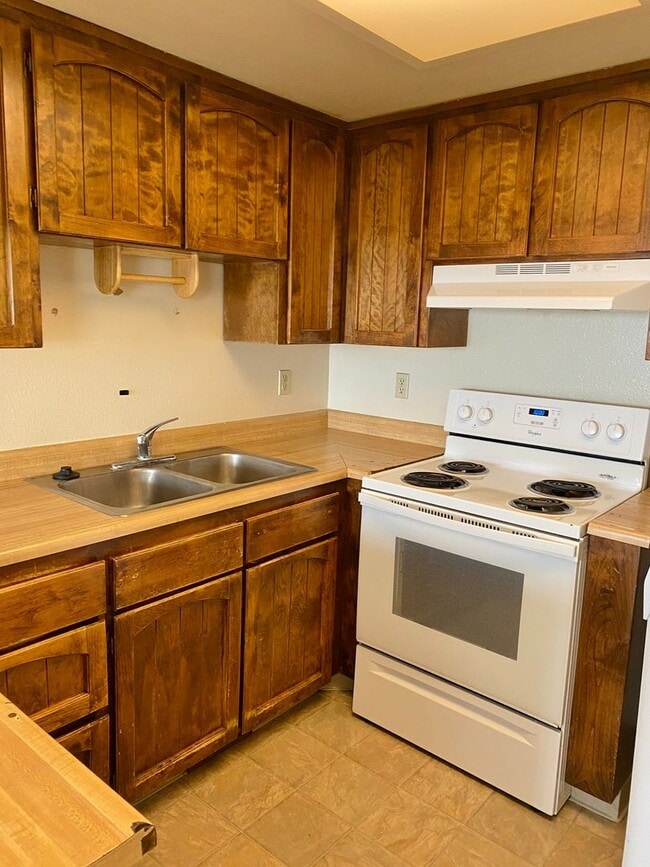 Photo - 1528 North Ct