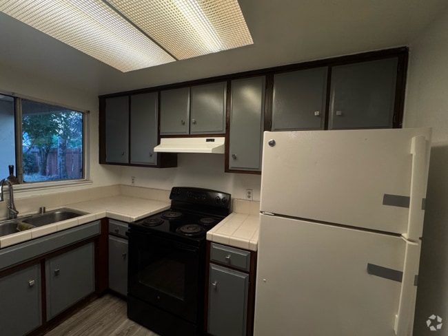 Building Photo - 1339 Princess Dr Rental