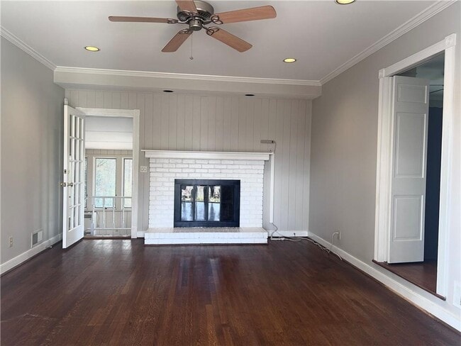 Photo - 119 Woodlawn Dr NE