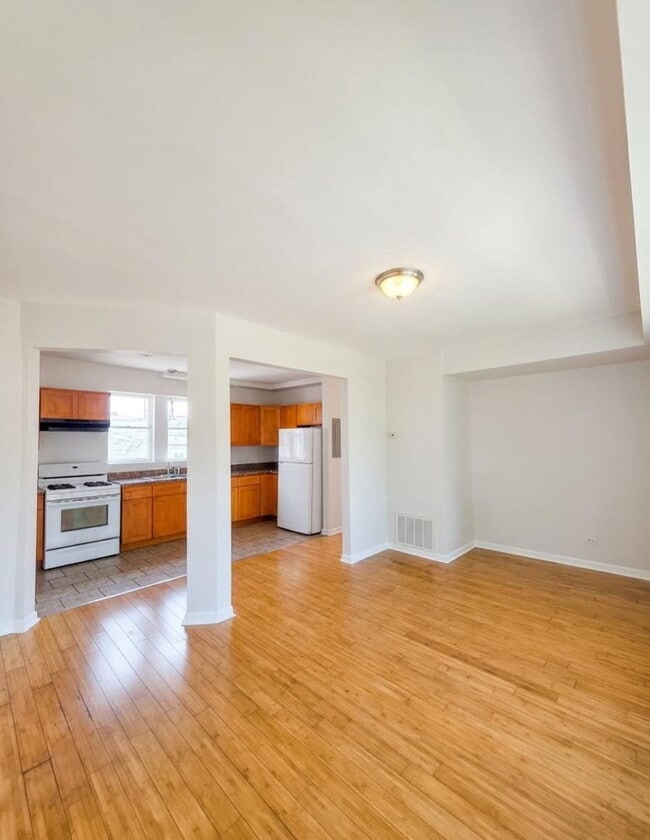 Photo - 3939 W Iowa St Unit 1W