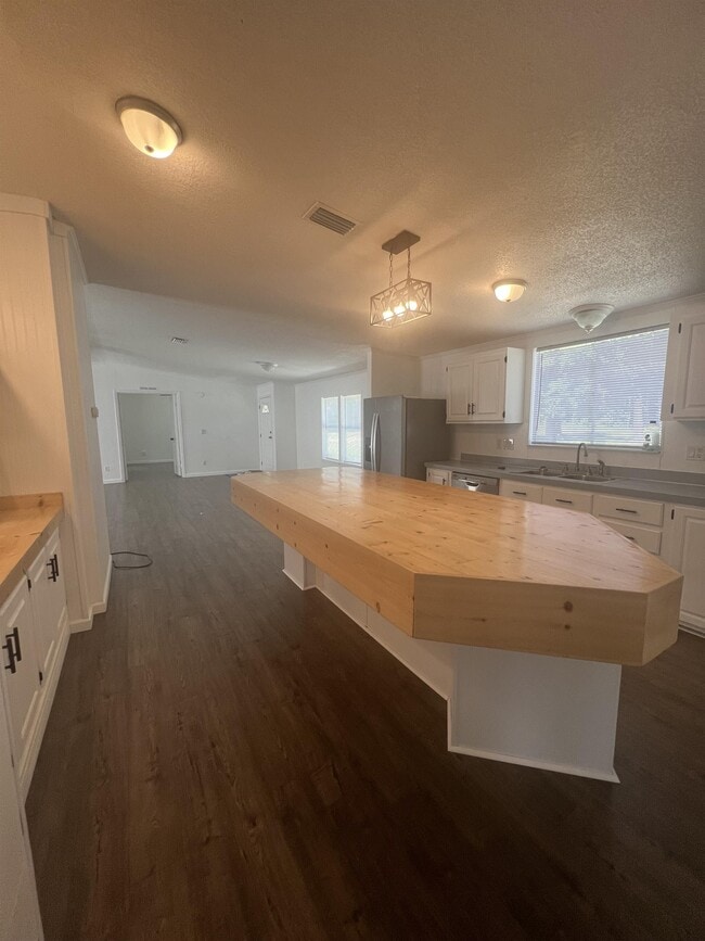 Photo - 178 White Oak Dr