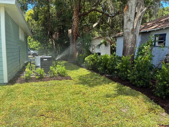 Photo - 554 Ronnoc Ln