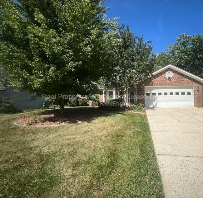 Building Photo - 3910 Armitage Dr