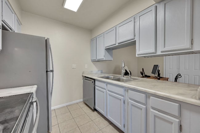 Photo - 539 Wright St Unit 201