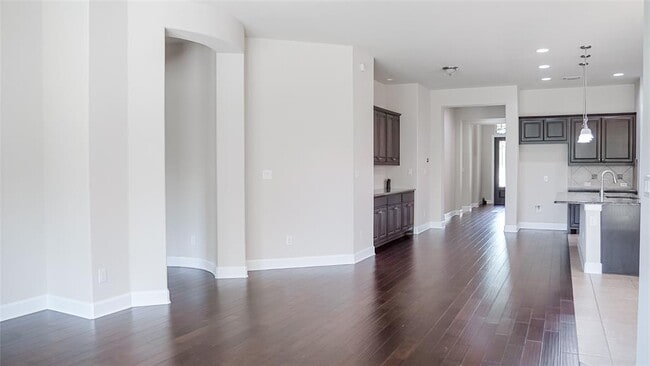 Photo - 184 Fort Cobb Way