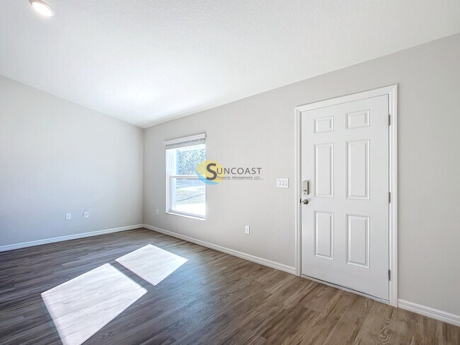 Photo - Free to Apply!