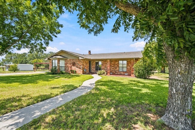 Building Photo - Country Home with Pond, Horse Pens & Optional Additional Pasture